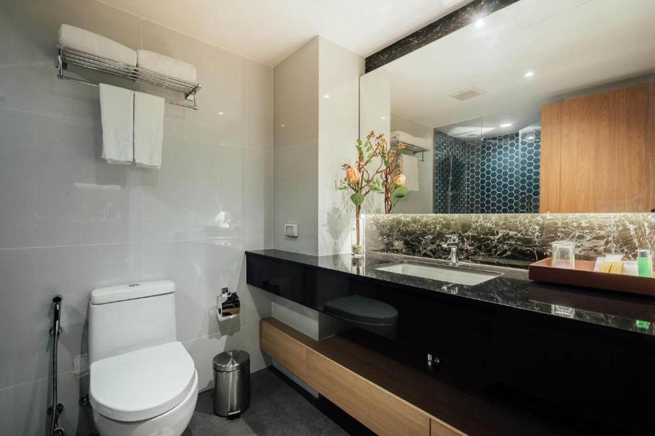 Montana Bangkok Hotel & Residence Екстериор снимка