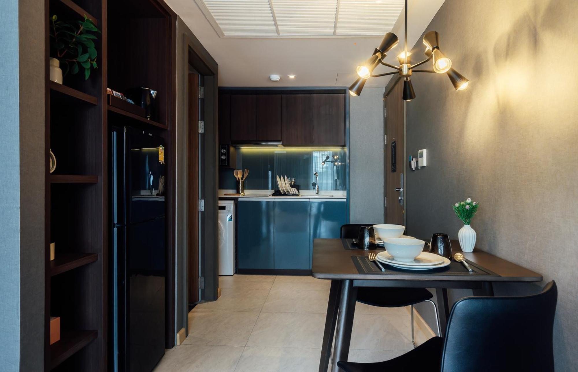Montana Bangkok Hotel & Residence Екстериор снимка