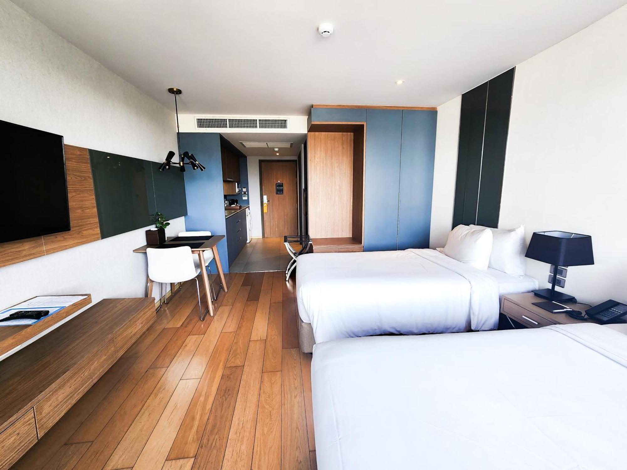 Montana Bangkok Hotel & Residence Екстериор снимка